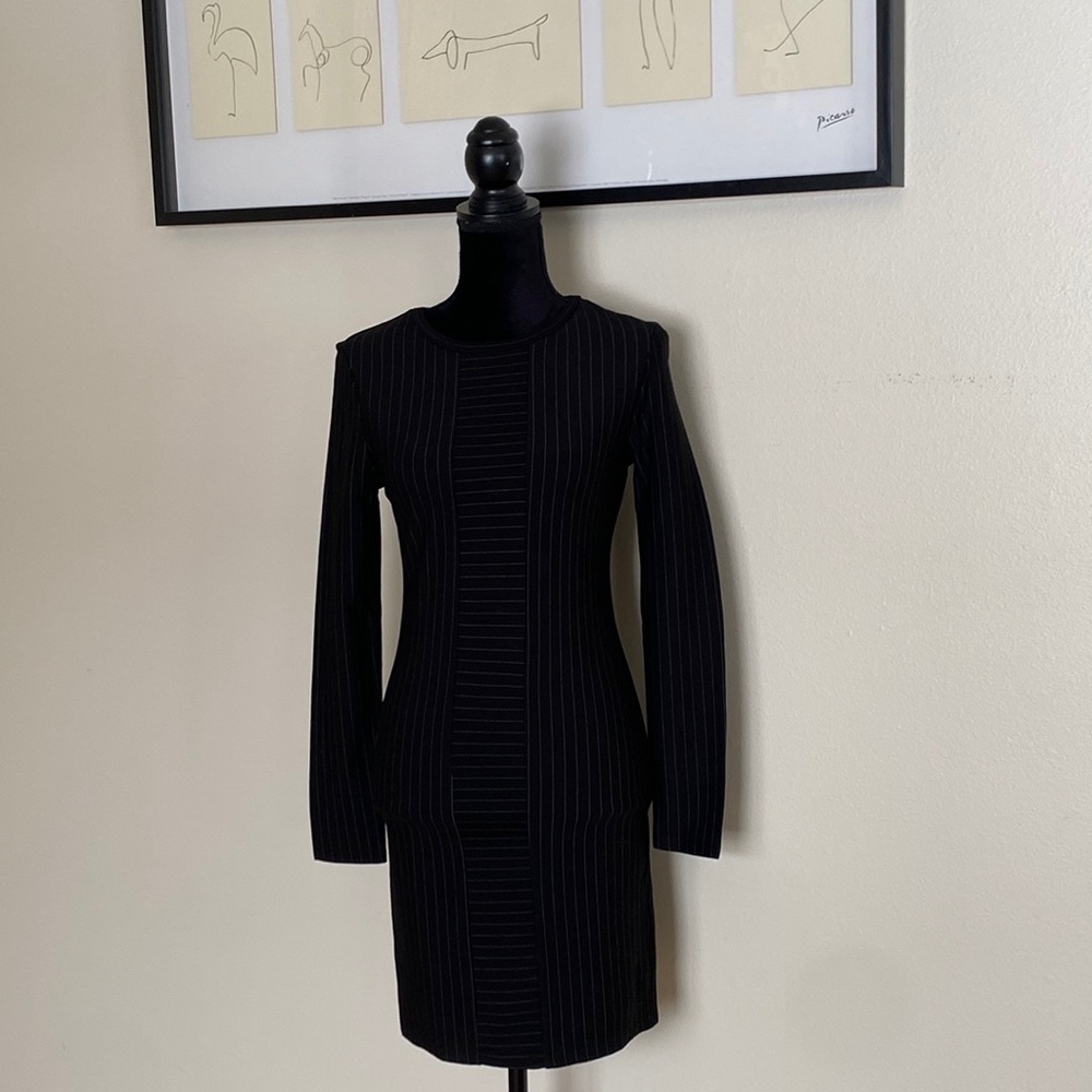 Romeo + Julie black strip L/S dress